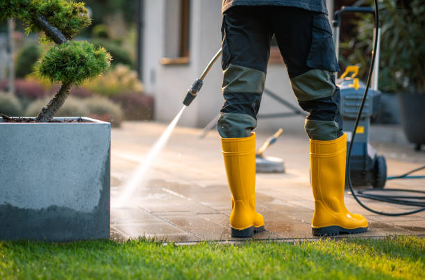 Best Deck Pressure Washing  in Weed, CA